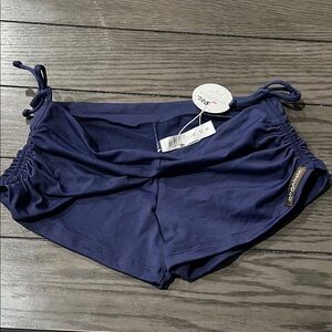 NWT Yogabela Victoria Side string Hot yoga short